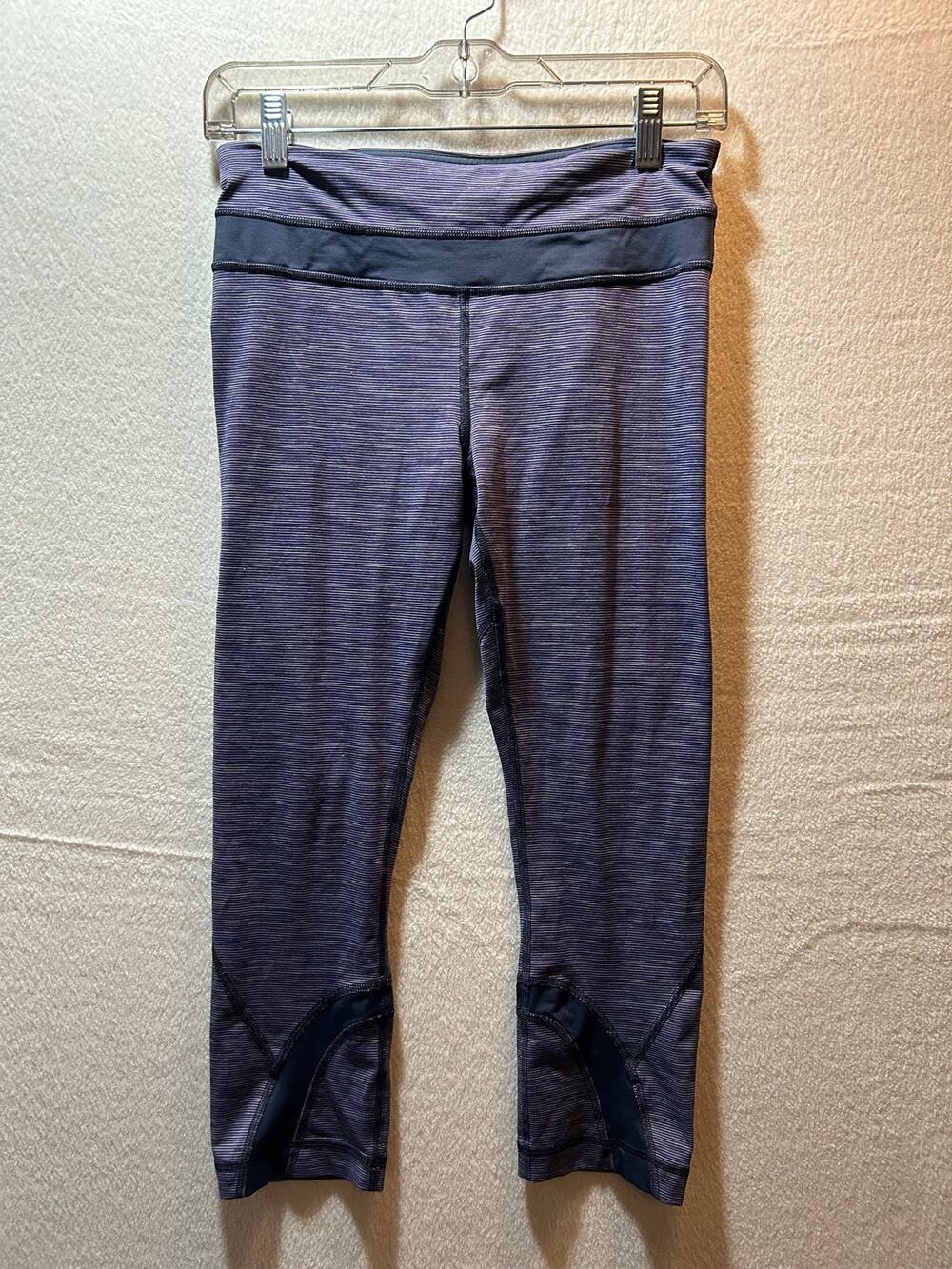 Lululemon Active Capri Leggings Purple Navy Striped Pattern Workout Yoga Pants